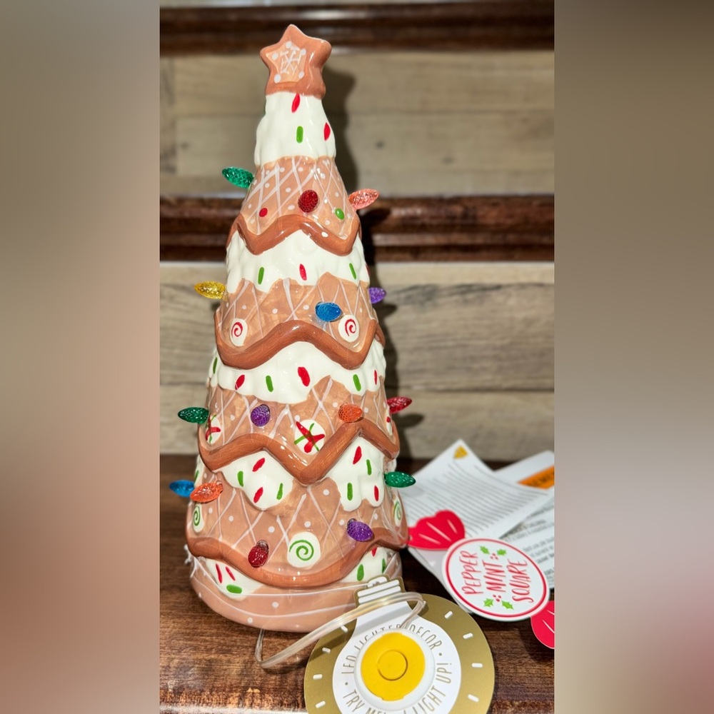 Cute 🥰 Ceramic Christmas Tree 🎄 10” Multicolour Lights Table Top Decoration